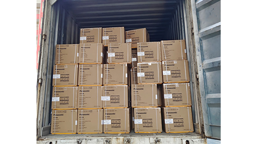 滿滿的貨物！國內知名品牌客戶全自動滾筒洗衣機裝柜發(fā)貨